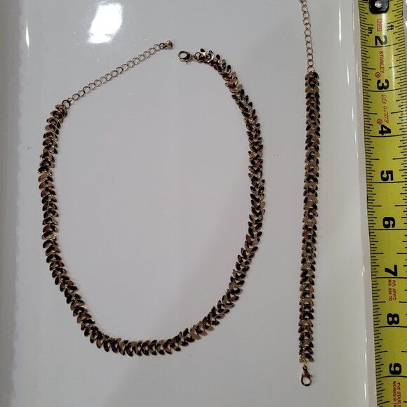 Leopard Print Necklace and Bracelet Set. New. - Picture 3 of 6
